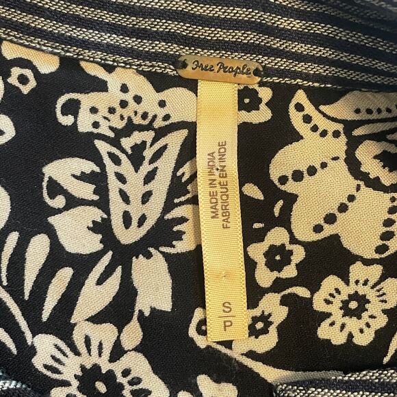 Free People Mixed Stripe Button Top Womens Small Black & Grau Tie Hem Patchwork - Picture 5 of 8